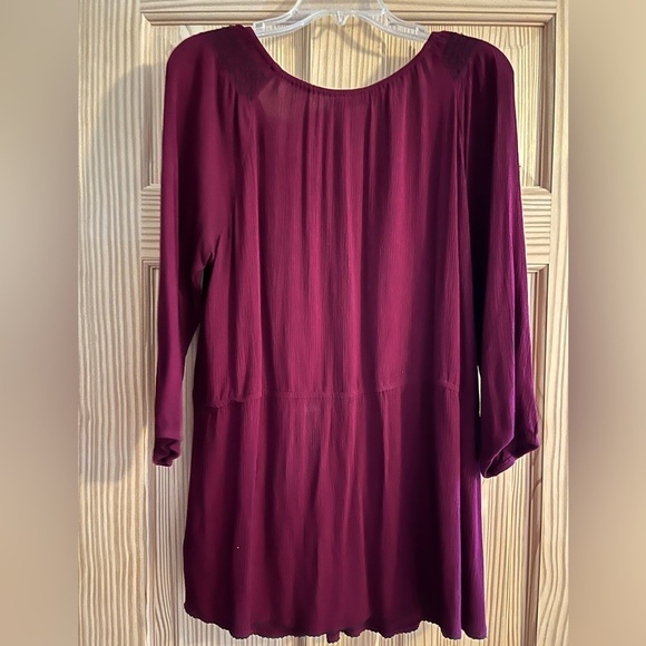 Maurice’s Women’s Burgundy and Black Embroidered‎ 3/4 Sleeve Blouse Size 0 - Picture 2 of 8